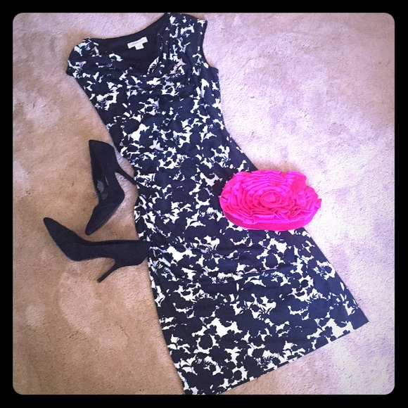 Coldwater Creek Dresses & Skirts - 🌸Coldwater Creek abstract floral dress size 4